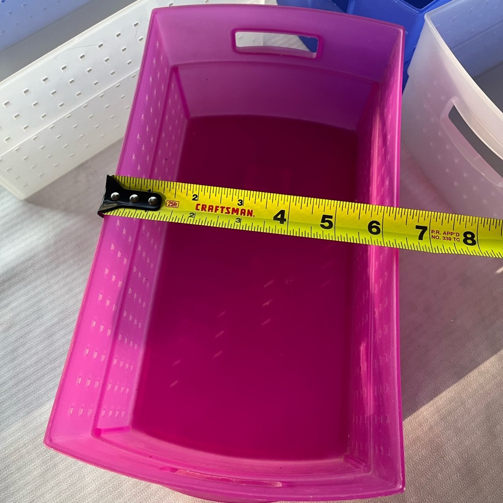 4-Plastic Baskets - Picture 6 of 9